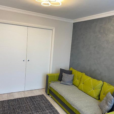 Gabi Apartament Suceava Exterior foto