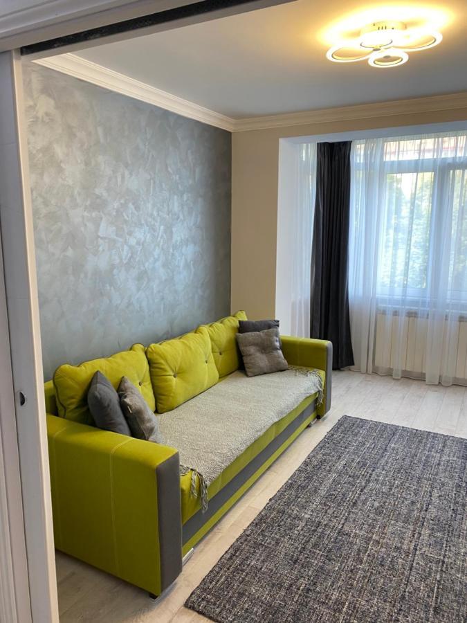 Gabi Apartament Suceava Exterior foto