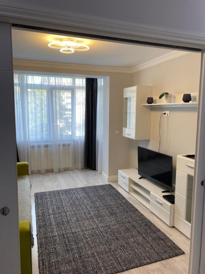Gabi Apartament Suceava Exterior foto